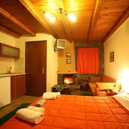 פלאיוס אגיוס אתנאסיוס Eleni'S Guesthouse מראה חיצוני תמונה